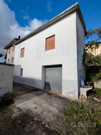 Casa indipendente con terreno recintato