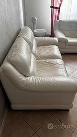 coppia di divani in pelle bianca Chateaux D’Ax