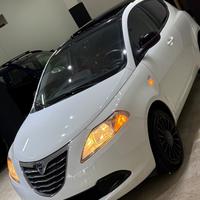 Lancia Ypsilon 1.2 69 CV 5 porte Elefantino rosa l