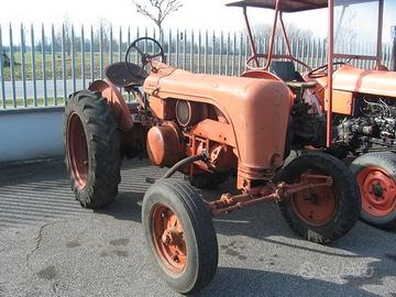 Trattore agricolo d'epoca mod.oto r25