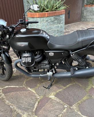 Moto guzzi v7 Stone 2022 km26.000