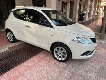 Lancia Ypsilon 1.3MJT95CV 5p Platino Navi-15