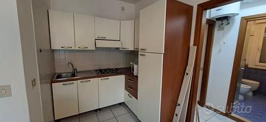 Cucina angolare completa +frigo ad incasso 200x180