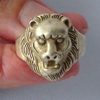 Anello testa leone