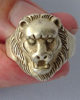 Anello testa leone