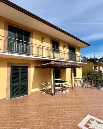 Villa bifamiliare di mq 278 zona Curtignano