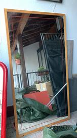 Specchio rettangolare, bordo in legno