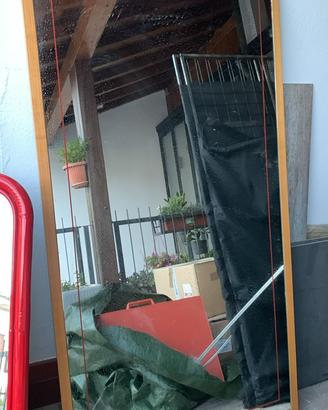 Specchio rettangolare, bordo in legno