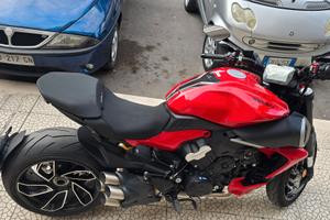 DUCATI DIAVEL V4 
