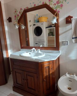 Mobile bagno in arte povera.