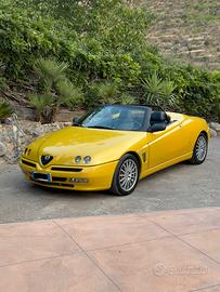 Alfa Romeo Spider 916