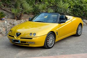 Alfa Romeo Spider 916