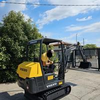 E232 - Mini escavatore 15 q.li Volvo EC15