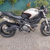 Ducati monster 696+