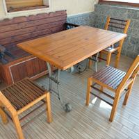 tavolo con cassapanca 