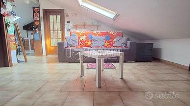 Graziosa Mansarda di 70 mq circa in elegante palaz