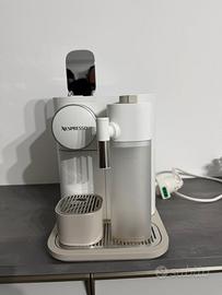 Macchina del caffè Nespresso Lattissima One