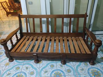 Divano in legno tre posti