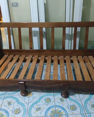 Divano in legno tre posti