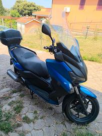 Yamaha xmax 250