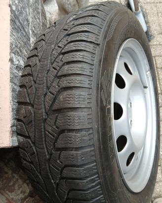 n. 4 gomme con cerchioni