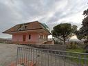 villa-con-terreno-vista-mare