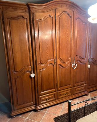 Camera da letto in legno massello