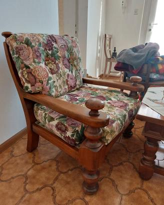 Divano e poltrona in legno massiccio