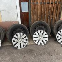 Cerchi in ferro 185 60 R15 con copricerchi VW