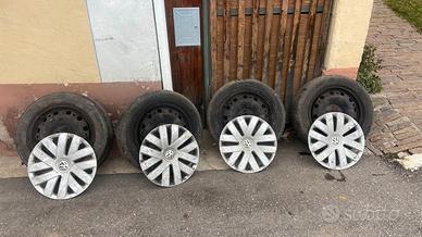 Cerchi in ferro 185 60 R15 con copricerchi VW
