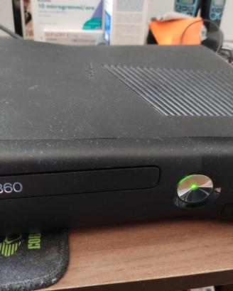 Bundle Xbox 360 + 32 giochi e dlc