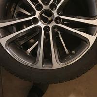 treno gomme completo di cerchi in lega