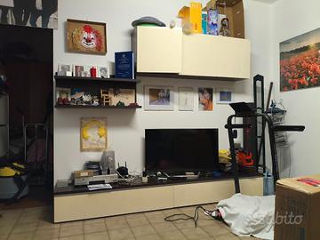 Sala completa in legno € 100