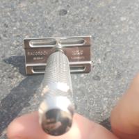 rasoio di sicurezza razorock game changer