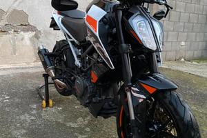 Ktm Duke 390 - 10/2021 - 11000km - Accessoriata