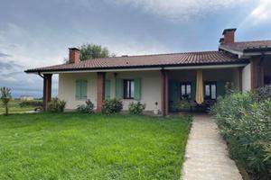 Immobile in asta di 175 m² con più di 5 locali e b
