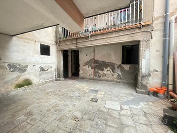 Bilocale con Cortile Privato-Zona Barriera
