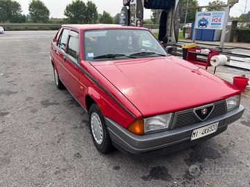 Automobile alfa Romeo 75 1800 ie