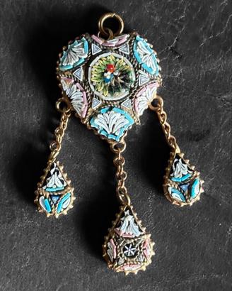 Ciondolo vittoriano in micro mosaico , antico