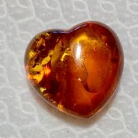 Ambra a forma di cuore per ciondolo