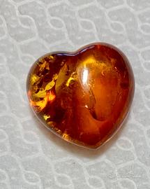 Ambra a forma di cuore per ciondolo