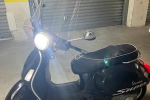 Vespa super 300