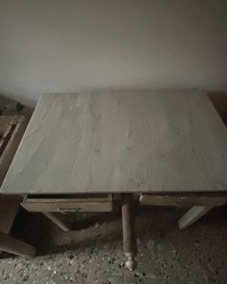 Tavolo da cucina con mattarello, piano in marmo