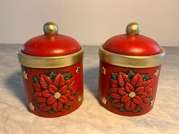 Barattoli con decorazione natalizia