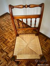 Sedie in legno di ciliegio con seduta in paglia