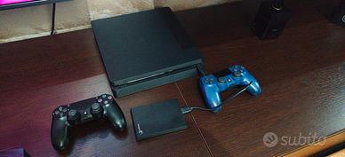 ps4 con 2 joystick e hard disk esterno