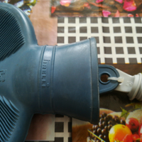 Borsa Pirelli x acqua calda vintage 1965 gomma