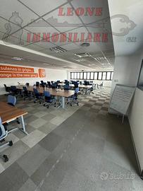 Palazzo / Stabile di 1500 m² con 4 locali a Corsic