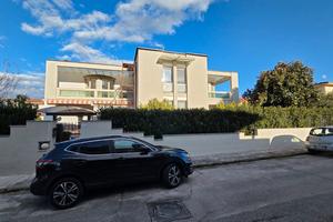 Villa bifamiliare indipendente