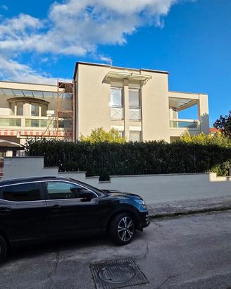 Villa bifamiliare indipendente